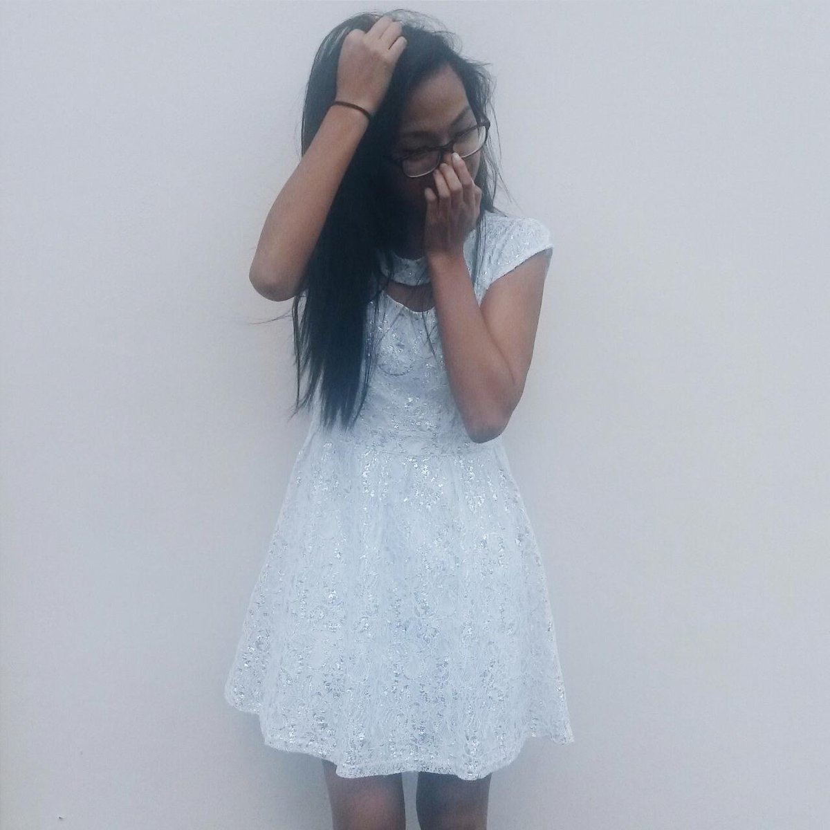 oceanjxnhee's tweet image. When it comes to falling in love, you don't need a reason or time ✏