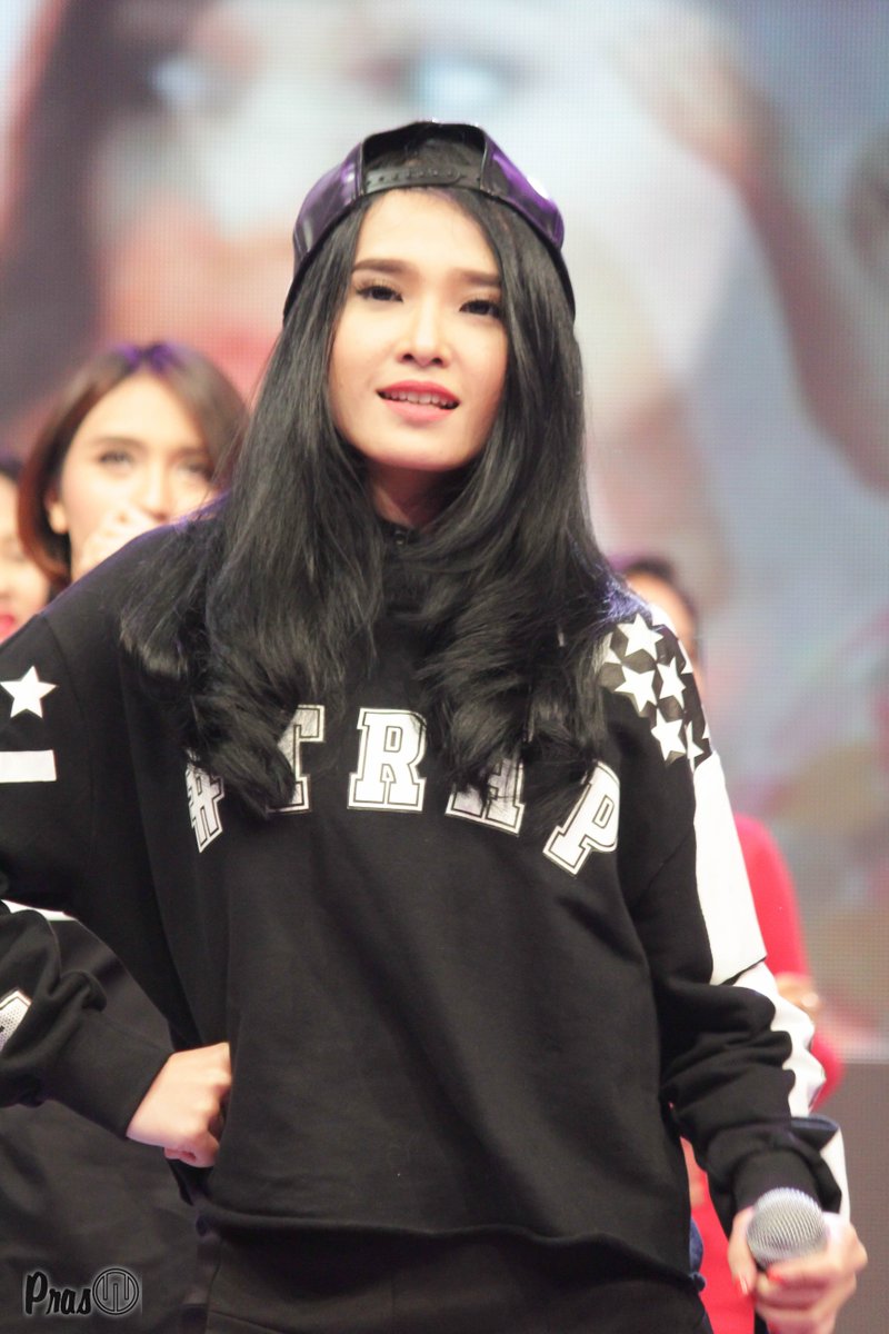 PrasWisnu's tweet photo. @adilafitri 
Adila
20160104 - dahSyat https://t.co/BtVepMqER4