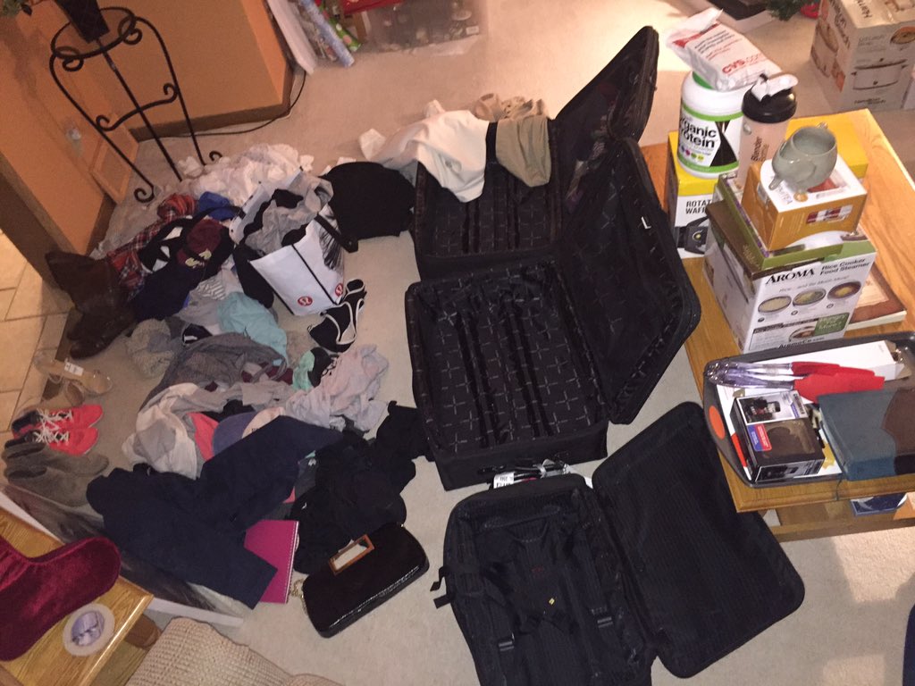 jen_johnson28's tweet photo. What time is your flight?
"5am"
How is packing going?
"GREAT THANKS"😭 https://t.co/ElYsTpotzz