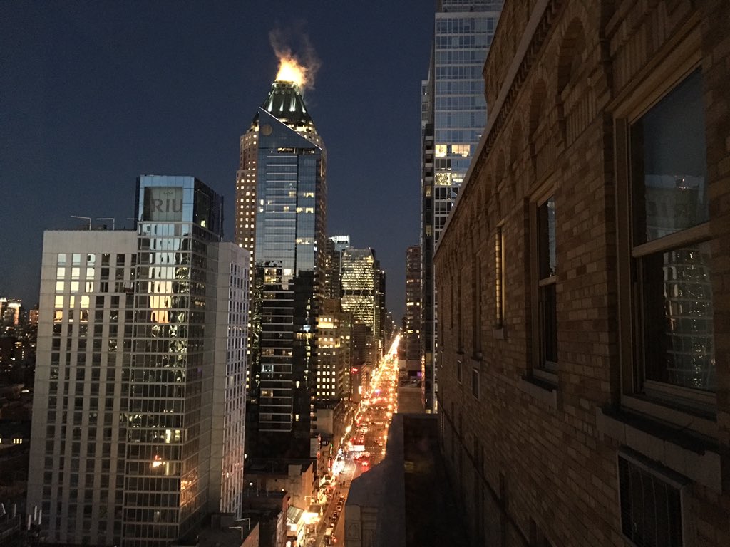 JayEmC3's tweet photo. Hello NYC. My view for the week👍🏿 https://t.co/53urWmiNPY