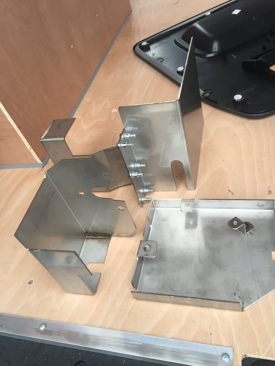 garrisonlocks's tweet image. Internal shielding for the new #Vivaro #Trafic van handle kits. Awesome!! Can be used with #Slamlocks upgrade NOW!