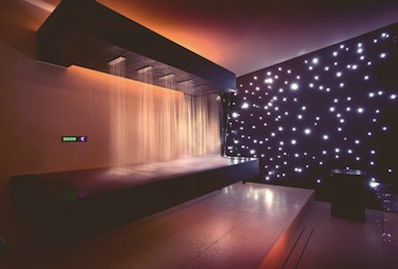 S_Bialoian's tweet photo. What a fealing! Different temperatures from different Outlets at the Same Time #Dornbracht #horizontalshower #spa https://t.co/LaaT2WkpiJ
