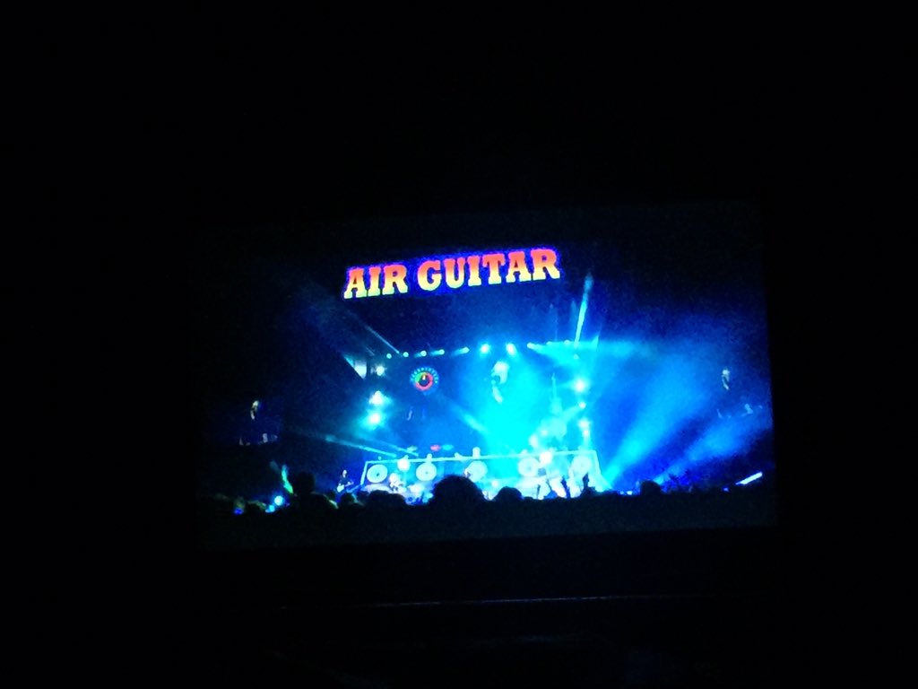 LauraRobson17's tweet photo. Watching #McBustedMEAT in bed ✌🏼️ @itsDannyJones @tommcfly @mcflyharry @DougiePoynter @mattjwillis @JamesBourne https://t.co/dQRv4qx2jS