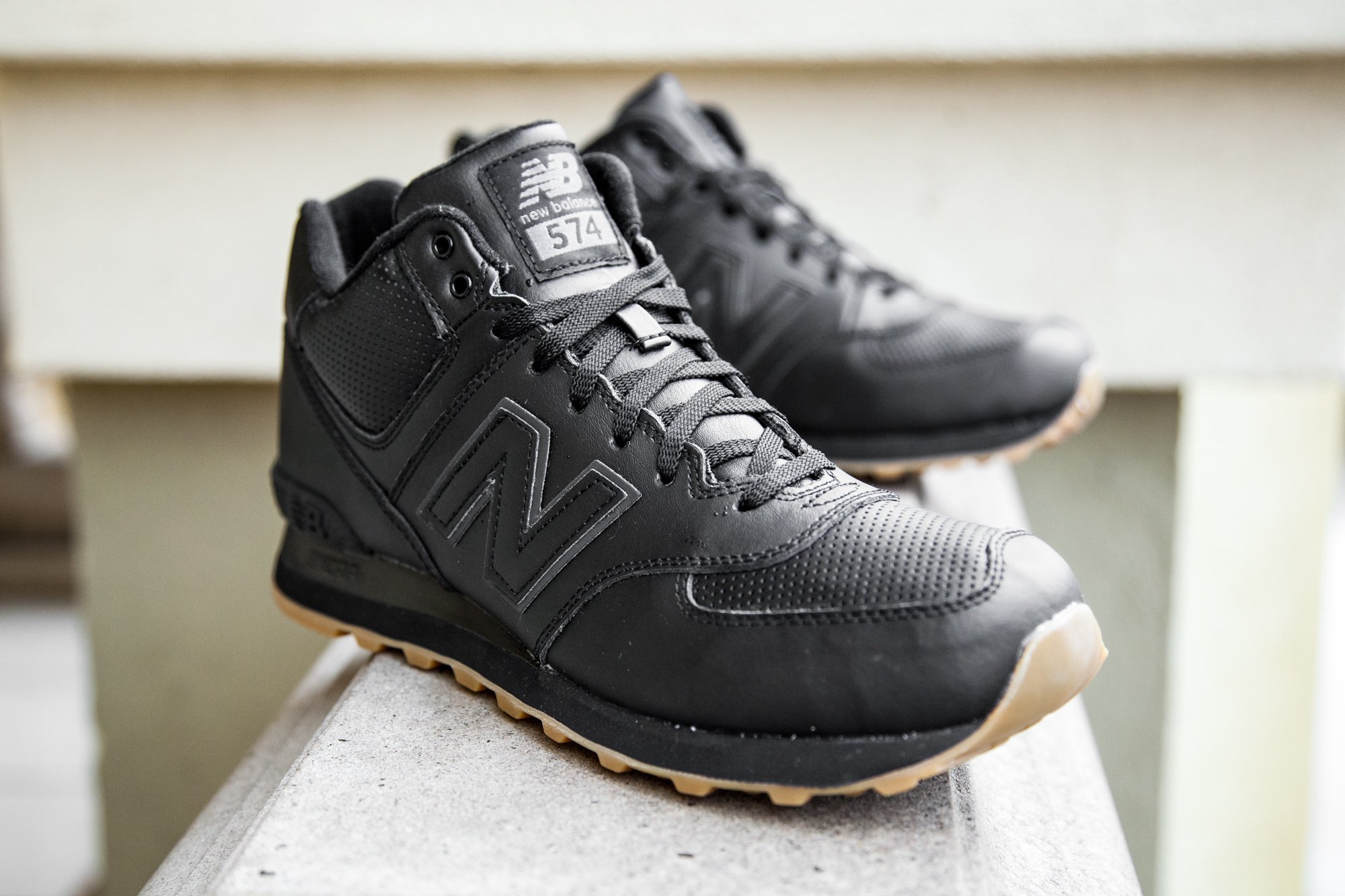 new balance 574 mid cut black