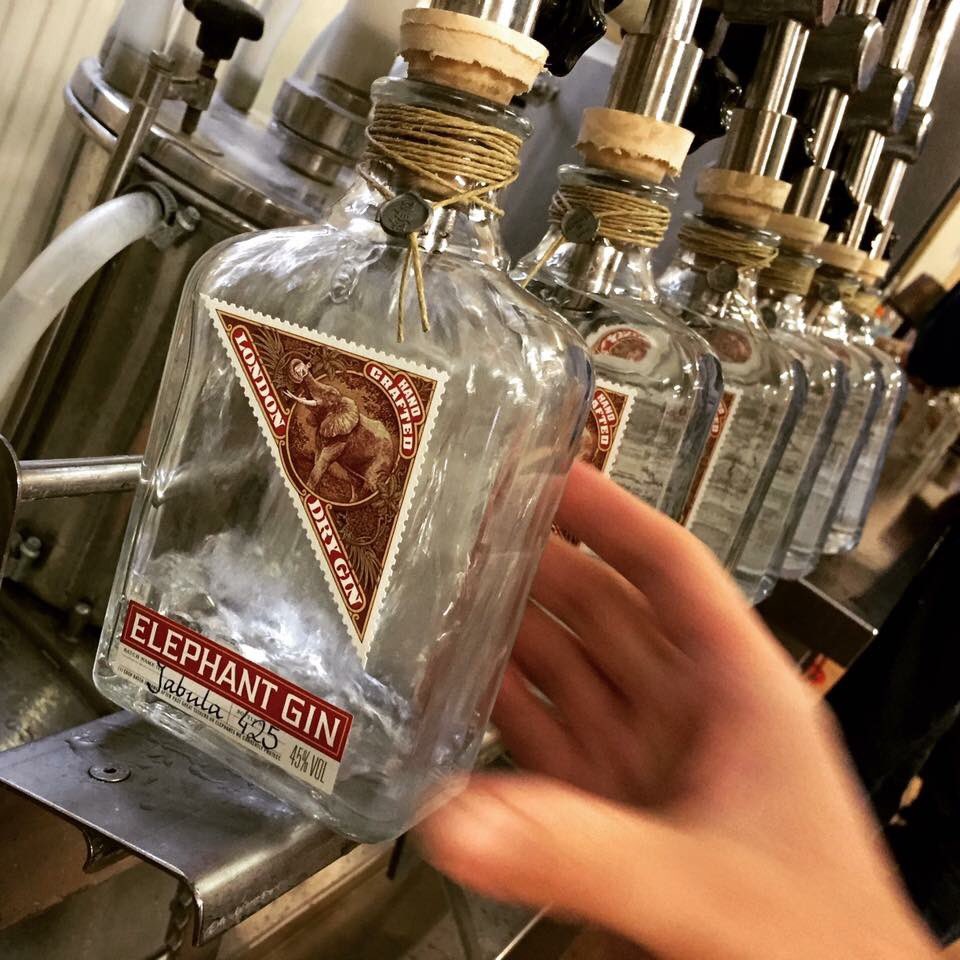 HenryJPalmer's tweet image. Temperatures of -10 degrees celsius won't stop the gin from flowing! #distillery #ginmaking