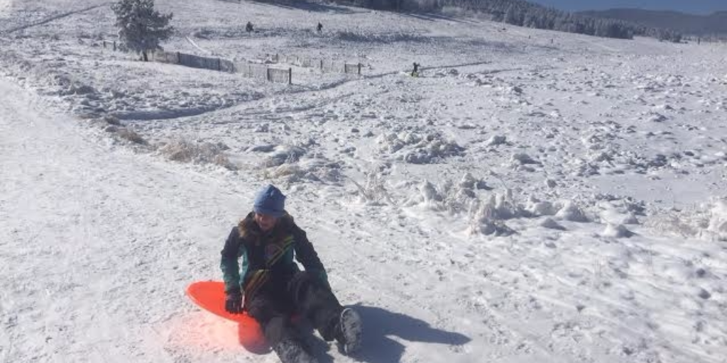 BestFamilyTrips's tweet photo. The perfect winter day near Denver  https://t.co/wwlDY0xTLK https://t.co/JuHyhyUPu4