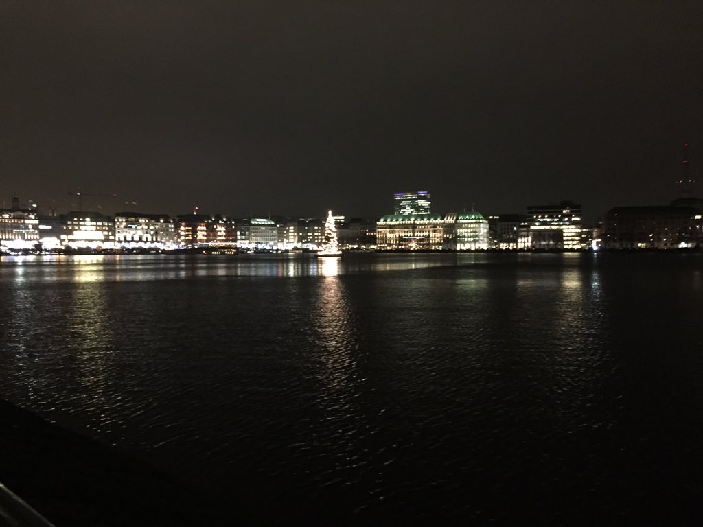 NicoleLanza's tweet photo. Hamburg <3 https://t.co/POpzUYx0pl