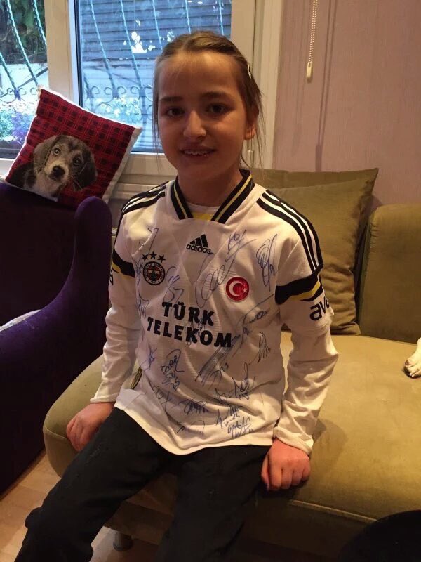 ŞU ANDA BU TWEETİ GÖREN HERKES RT ATSIN!  KALP NAKLİ BEKLİYOR MİNİK ÖYKÜ.LÜTFEN YAYALIM RT <a href="/tgy_1907/">tgy_1907</a> #UYANÖYKÜ