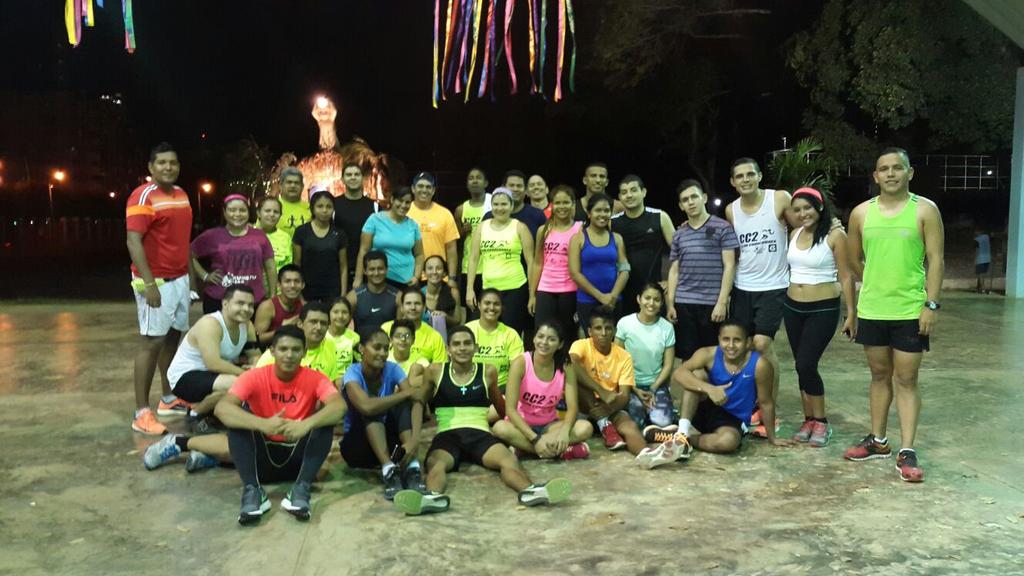 clubcorredores2's tweet photo. Nuestro Club entrenando en el Parque Omar y mucho físico #running #teamcc2 https://t.co/4NTVJDHrmu