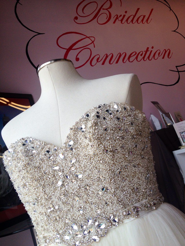 bridalconnectsa's tweet photo. Our FREE SHIPPING promotion on new gown orders is extended to New Year's Eve. Call or stop by!
210-967-GOWN(4696) https://t.co/4omrYqfcYH