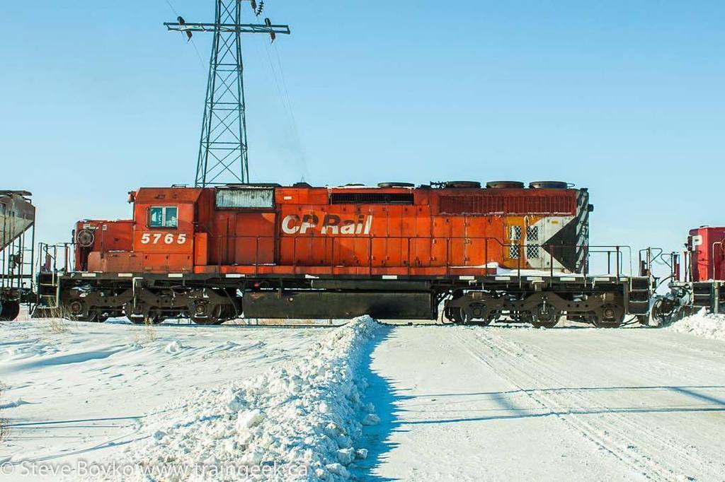 stevetraingeek's tweet photo. Old soldier still working hard.
#CP5765 #cprail #railwaysofcanada #sd40 #manitoba #winnipe… https://t.co/mmpzUDPMMA https://t.co/WlntY1bUqY