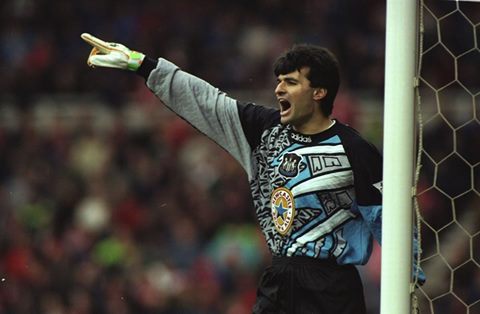 NowFutbol's tweet photo. Former Newcastle goalkeeper Pavel Srnicek has died aged 47. RIP https://t.co/nhuvd15CPx