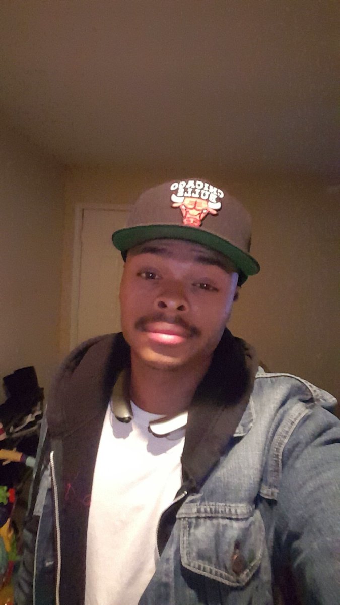 504LifeLiving's tweet photo. Koolin with it https://t.co/BEIwa3CKxY