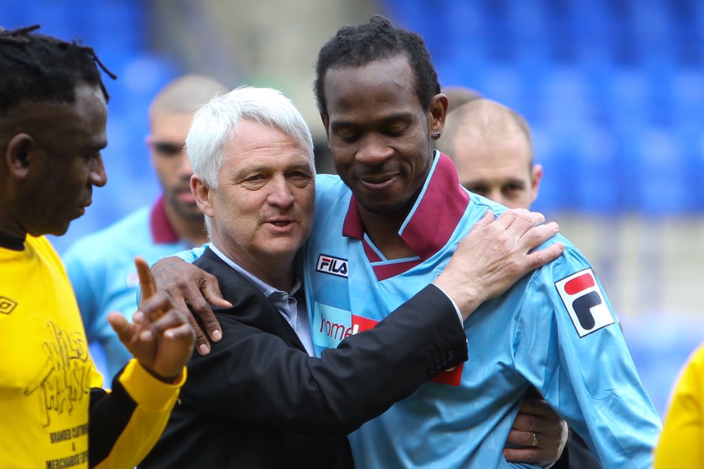 richardault83's tweet photo. Not forgetting these #pepe #legend #goodysgame #MomentsOf2015 #trfc https://t.co/9Iw04h2ufZ