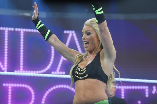 BrieNikki4Everx's tweet photo. Counting down the days until Total Divas return :)  Been supporting you since day one Amanda and I will continue to❤ https://t.co/6vbq1PfvBV