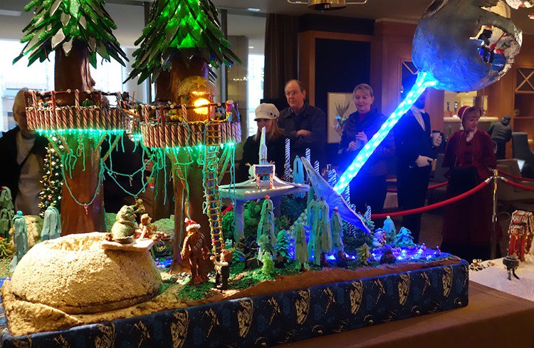 LaughingSquid's tweet photo. A Giant Star Wars Gingerbread Village Is on Display at the Sheraton Seattle Hotel https://t.co/Yxg8kJctcs https://t.co/5Re8iX35Jm