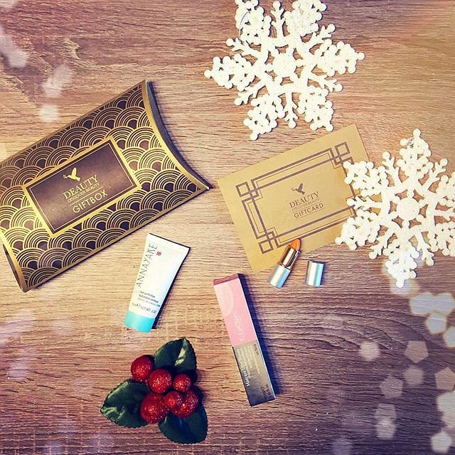Celineschh_'s tweet photo. Yay!! Boys, I just found the ideal #NewYearsEve present for your girlfriends 😉💕 @deauty_be #giftbox #beauty https://t.co/IURNZlgwqD