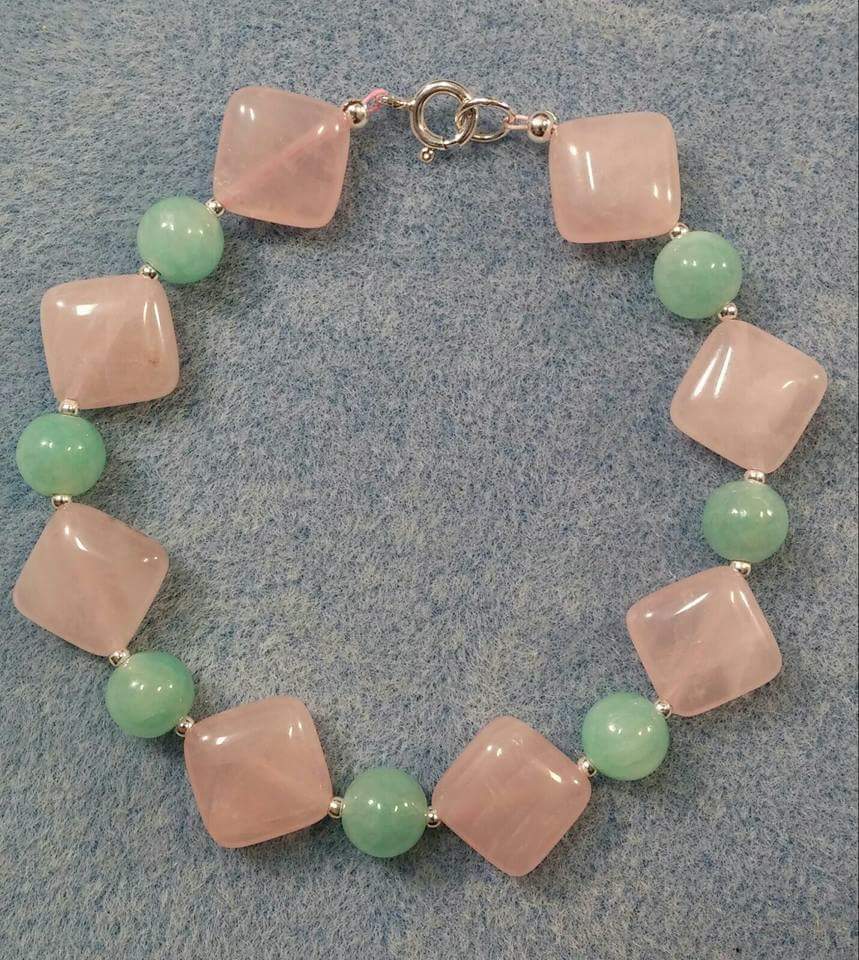 SueScnsc's tweet photo. #readytopost #htlmp #craftycafe #HandcraftedbySue #gemstonejewellery #gotshop #gotshopr #Gotshopped #QuartzEarrings https://t.co/7WJbcnMfWi