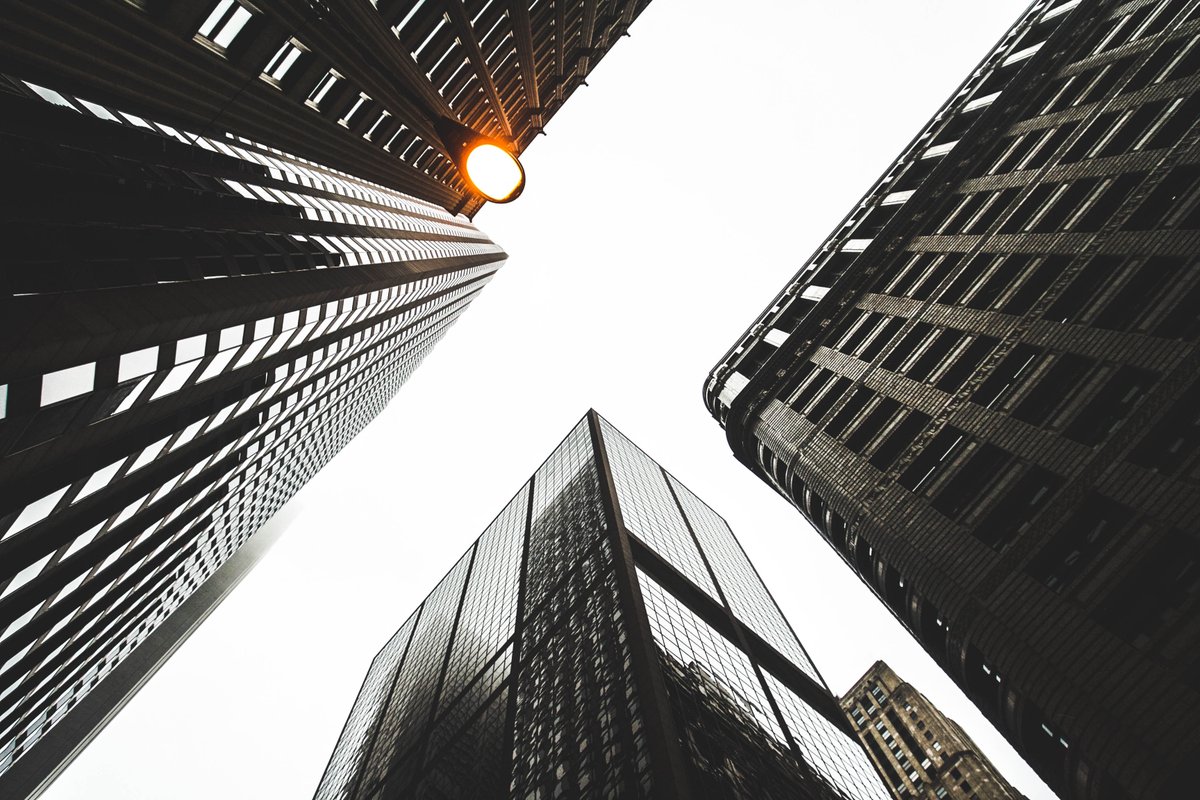 GraceMolteni's tweet photo. crispy crisps 
#chivibes #choosechicago #lookup https://t.co/wvvsNSK5yp