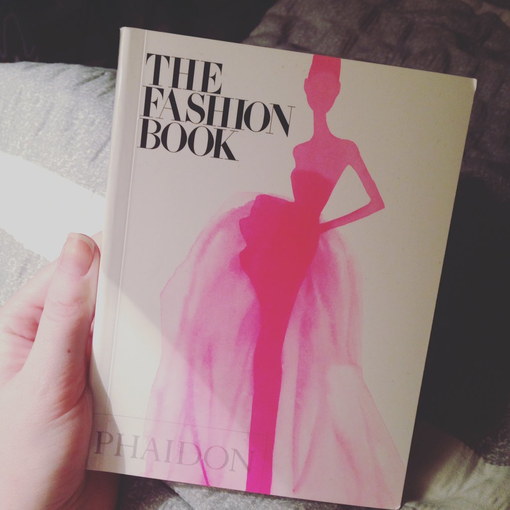 stripedflats's tweet photo. New reading material! 🙌 #fashionreads #thefashionbook #newreadingmaterial #christmasgifts https://t.co/ntJZml8k4f
