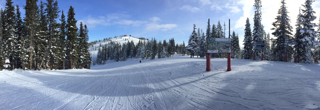 admanaswege's tweet photo. In @SteamboatCO w/ @BarbJoyAswege - Riding @skisteamboat on a beautiful day. #StormPeak #Chutes #LoveColorado https://t.co/iHoPLJ3SgI
