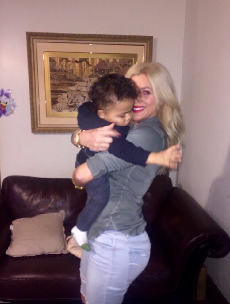MachineGunMegy's tweet photo. You're not my mom leave me alone side bish!!! @thenelcat https://t.co/ijFUhrANsO