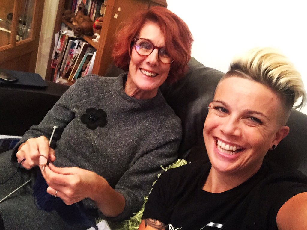 OttilieQ's tweet photo. Mum's going for #TheHourRecord #SpeedKnitting #TT #TimeTrial #Knitting @vogueknitting ๐ณ๐ https://t.co/NnitE5O09P