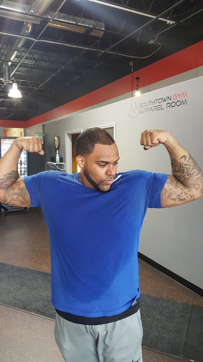 Kymmbo1's tweet photo. #nobeastmode #KeepGrindingKeepProgressing #FuckTheFatigue #FuckTheObstacles #WorkHarderThanMe https://t.co/OfqtDLkcHX