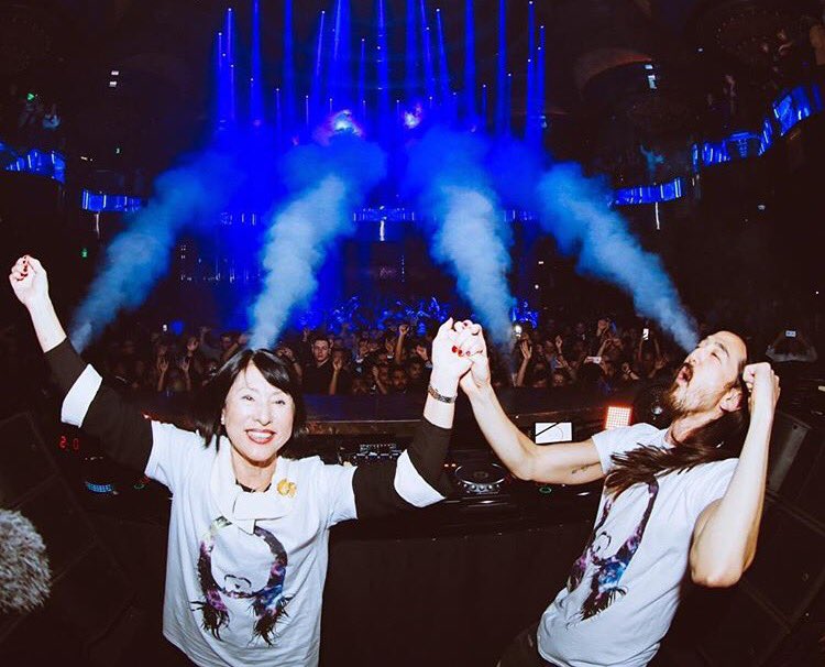 best time ever dancing with my mama https://t.co/NRRTNQXoJa