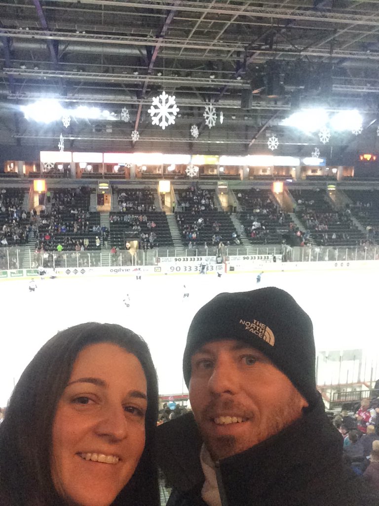 dubesta's tweet photo. @BelfastGiants Support from South Africa! #giantselfie https://t.co/LE5pmNa4jG