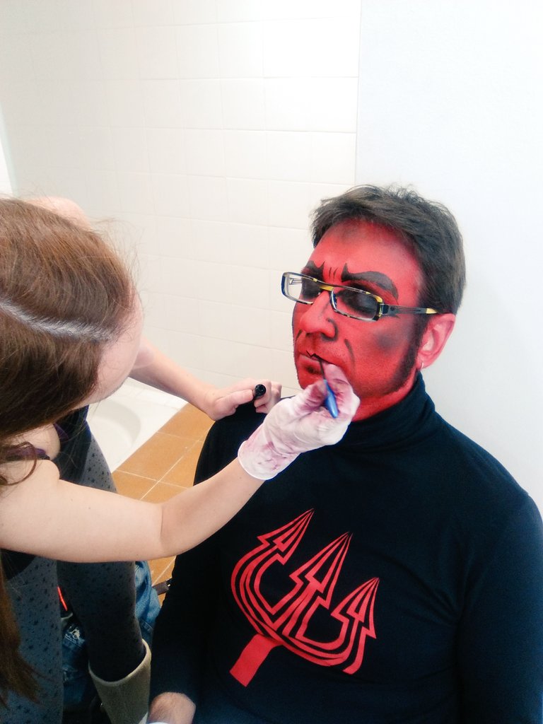 PShowboys's tweet photo. Preparant la segona funcio! Ohhhh rabiaaaaaa tot se n'hi van https://t.co/2foejKgg4J