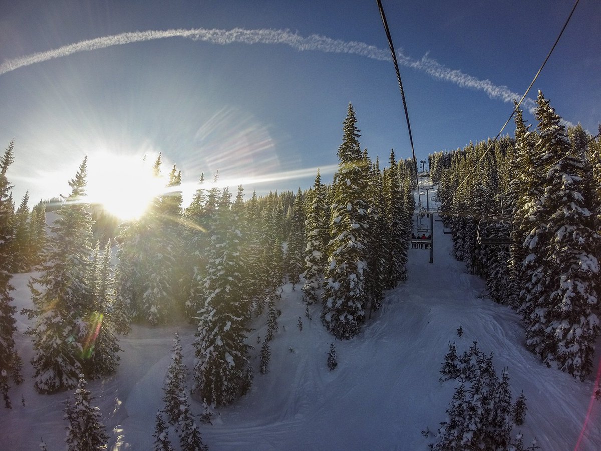 vailmtn's tweet image. Beautiful morning in #Vail.