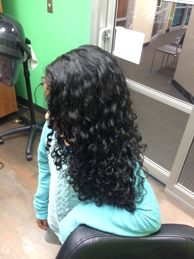 SearchMyStylist's tweet photo. Curls are happy here. #newyear #newyorksalon #naturalhair #curlyhair #love  #curls #newyork https://t.co/0Ov7FqTSOg