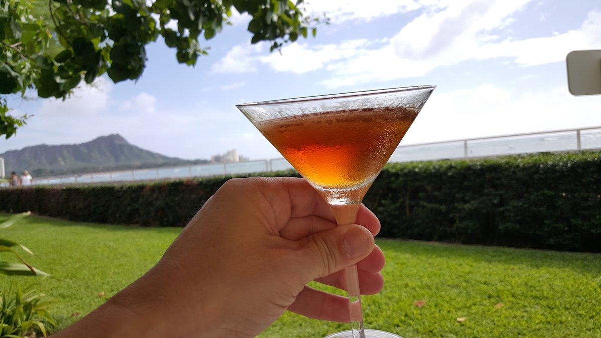 IdGrillThat's tweet image. And the view's not too shabby! #OrchidsatatHakulani @HalekulaniHotel