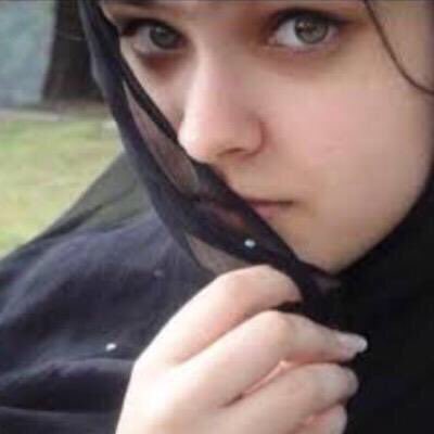 أستخدامنا للتكنلوجيا لايعني اننا سلعه للتعرف فبنت الأصل تبقى بنت أصل حتى لو وضعوها بين الاف الرجال
أرتقوا قليلاً