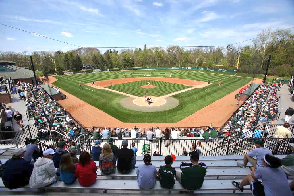HottestStadiums's tweet photo. Michigan State 💚🏈🏀⚾️ https://t.co/bUKdGXySB9