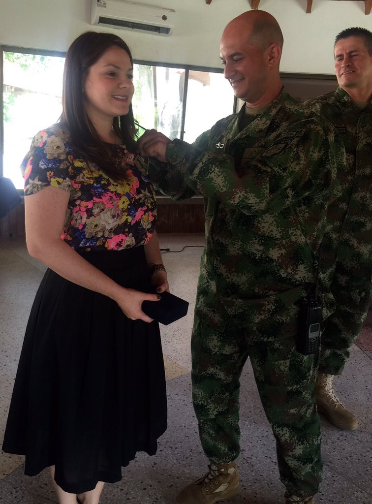 sec_gobierno's tweet photo. Agradecidos con @armadacolombia por la imposición Medalla "Orden por la libertad personal" Gaula Sucre.@gobsucre https://t.co/7aKk8HEpM0