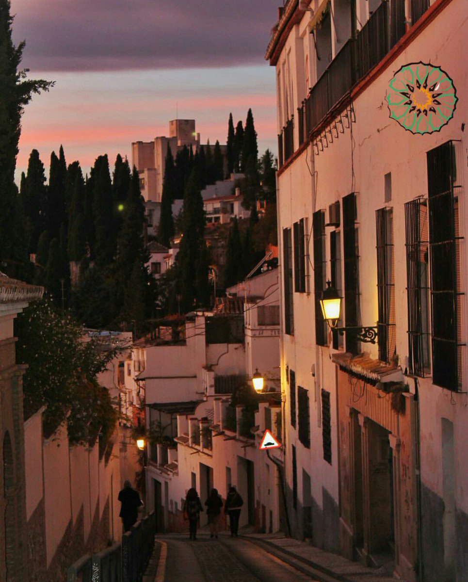DreamingGranada's tweet photo. #CuestadelRealejo #Granada
#Foto @marccorpas1 
https://t.co/G6qr7pQsRX
#DreamingGranada #Granada #sunset #sueño https://t.co/883mWkRbMS
