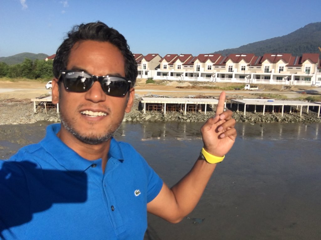 Khairykj's tweet photo. Rumah2 yang ada 'salib' di Langkawi. Now repainted after the uproar. We waste too much time on stupid issues. https://t.co/5Ead5kCfAA