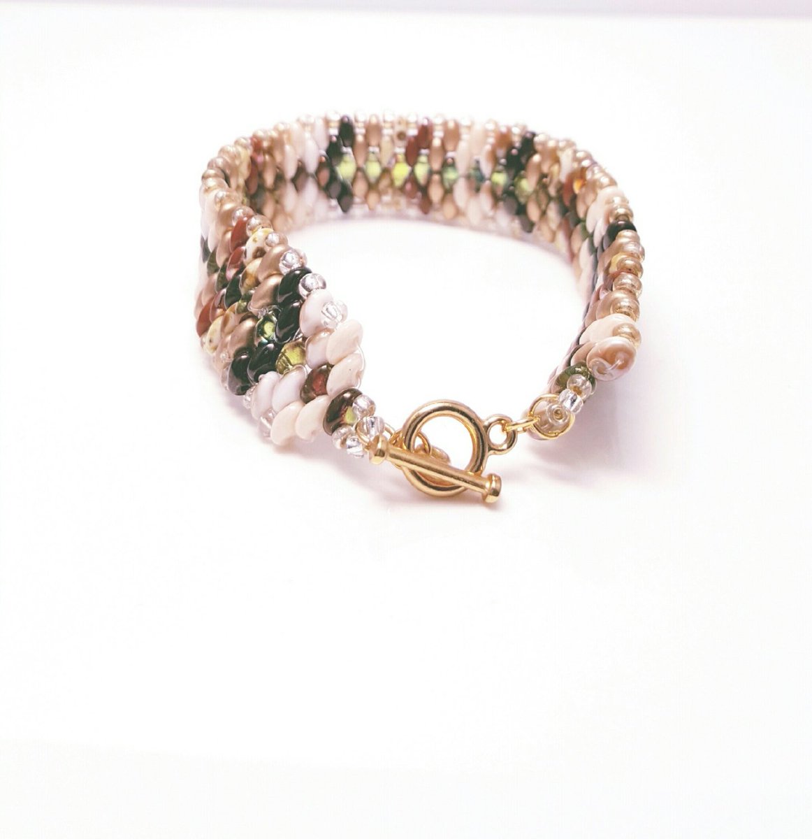 HaJuls's tweet photo. Snake-Back, Super Duo Bracelet, Rustic, Boho, Earthy, Luxe, Olivine, Gold Togg… https://t.co/HnBV5thj6N #HaJuls #Lux https://t.co/OKNGbYzOti