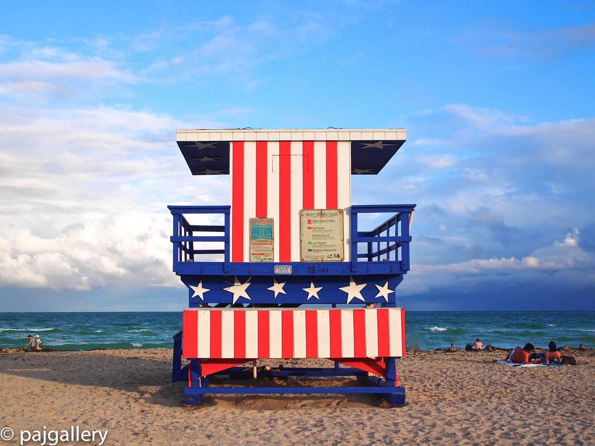 PaJGallery's tweet photo. There is something uniquely American about America @Pajgallery #Miamibeachlifeguardstations https://t.co/5pjHbP543k