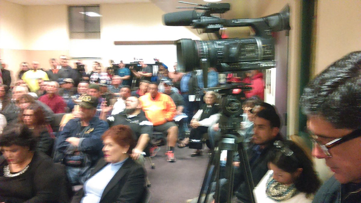 jmata146's tweet photo. #kens5 #KSATnews #Kabb29 #univision #kmol Was an awesome meeting. Standing room only! https://t.co/fnt3hLtWex
