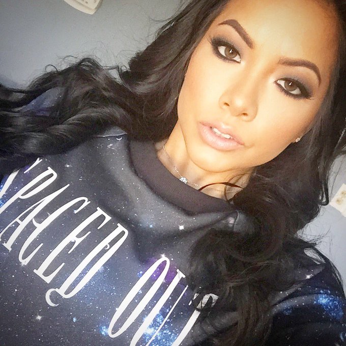 Im spaced out 🌙🌍⭐️ https://t.co/v9nTU48DbR