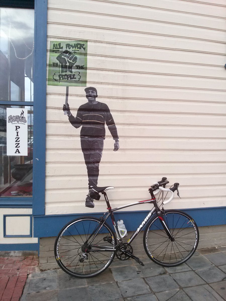 Chris_Roell's tweet photo. All power to the pizza, that is, @MamasPizzaDC! Best pizza in #SEDC! Mama knows best! #ward8 #bikedc https://t.co/5Rqd7tQeuL