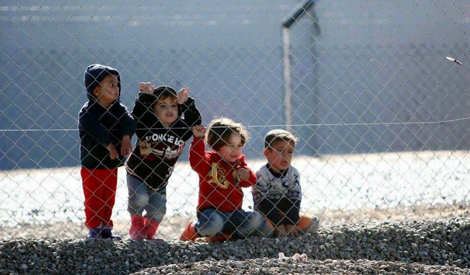 cobanyatak's tweet image. Herşeyi bir kenara bırakıp dünya'ya insan olarak bakmamız lazım.
Suriye'de bir nesil  yok oluyor..