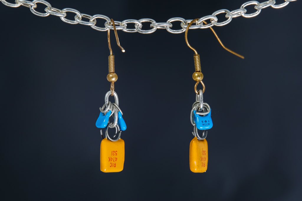 CurioAndCoCA's tweet photo. #ElectricalCapacitor #Earrings for your favorite #STEMFatale. #engineering #STEM #geeklove #electricalengineering https://t.co/5Z6qjz1a6P