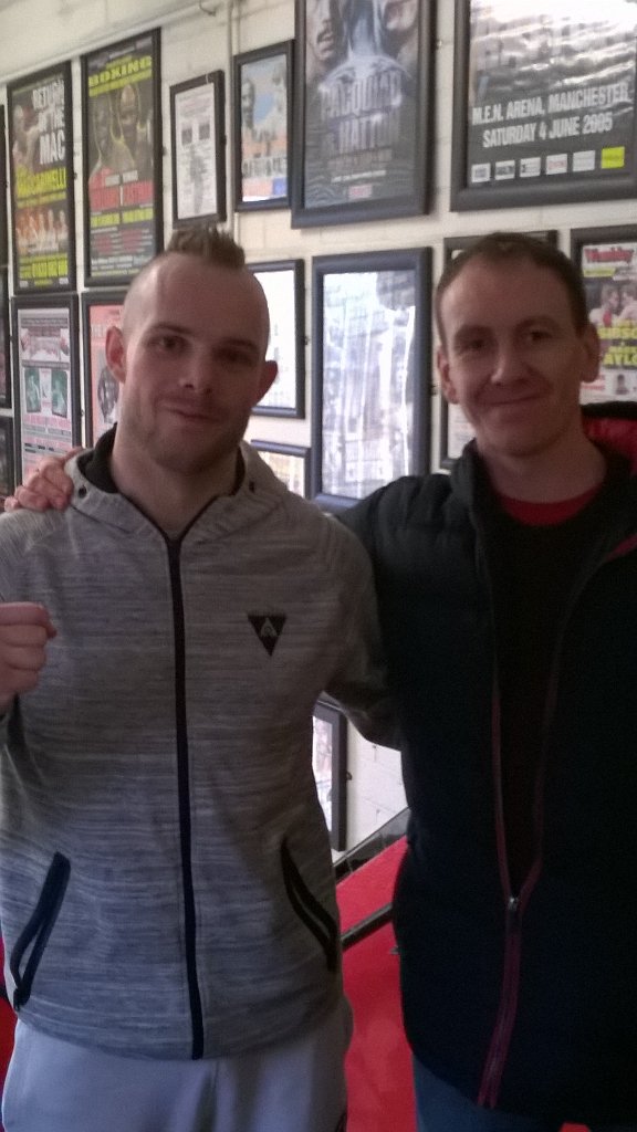 JamesMo48340944's tweet photo. Selfie with Micky👊..Boxing#2016#NewYear#Chasing Dreams👊 https://t.co/CnlYzI9bNe