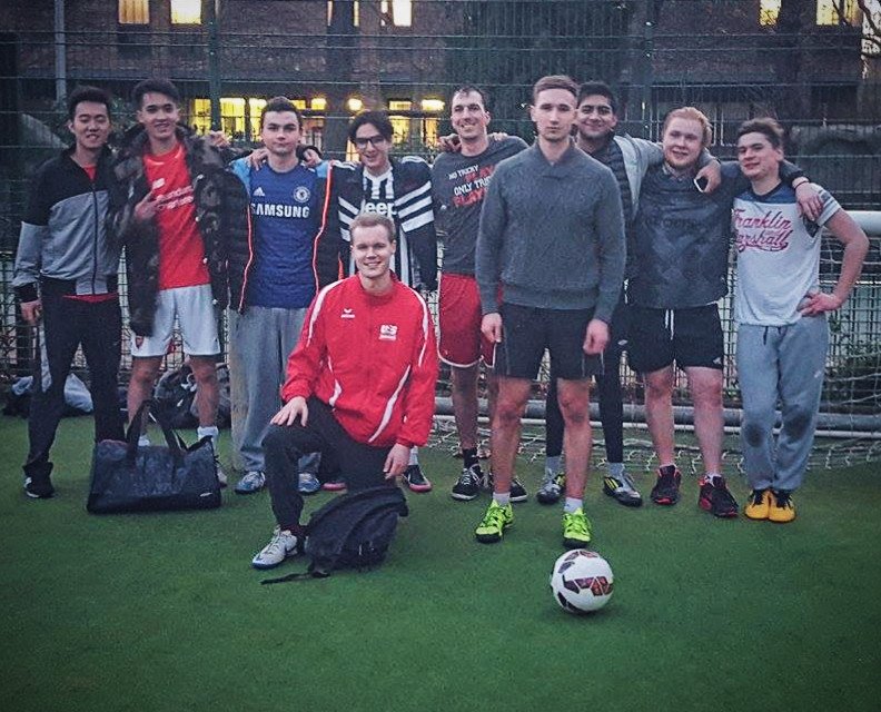 getSPORTMATE's tweet photo. Great game of #football in #London with the #sunny weather! See you all at the next #sportmate game! #tech #startup https://t.co/YqRuaKuPk4