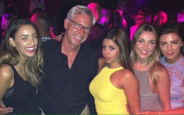 FootyAccums's tweet photo. Crystal Palace said they won't stand in the way if Real Madrid approach Alan Pardew.

We can see why... https://t.co/R5kiGbeLFE