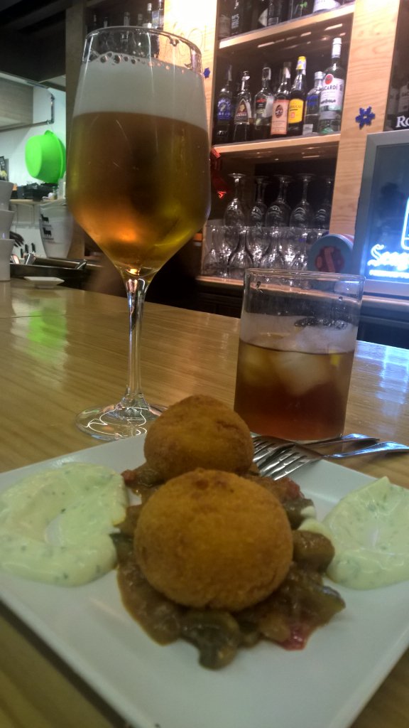Sally_RideMusic's tweet photo. Qué bien nos cuidan en @apolgranada !! 😍 https://t.co/jY0SEYq3d8